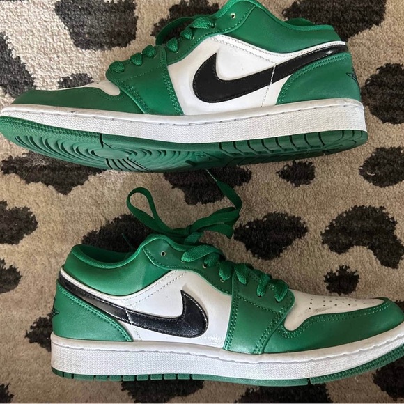 jordan dunks in forest green - Picture 2 of 3
